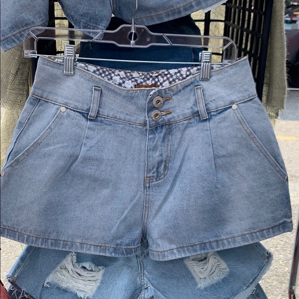 Pol pleated High waisted shorts